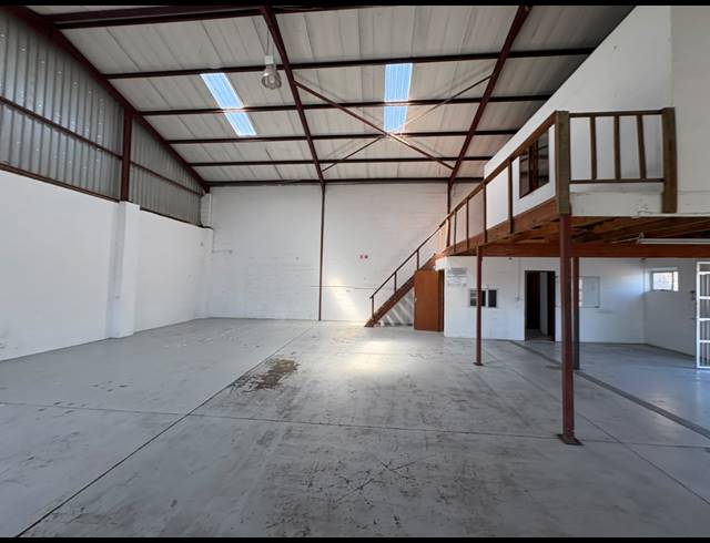 229M² WAREHOUSE TO LET IN BROADLANDS PARK
